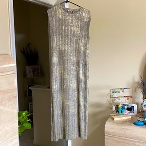 Beautiful shiny dress from Anthropologie size xs mid length